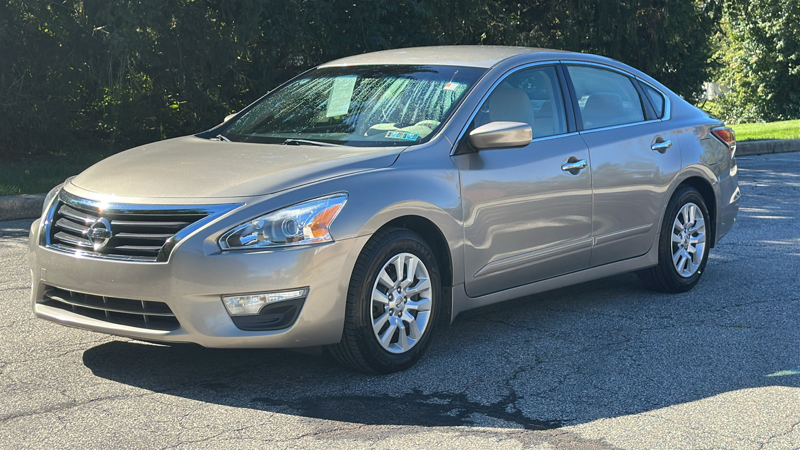 Used 2014 Nissan Altima 2.5 S w/ Display Audio Package FWD image 2