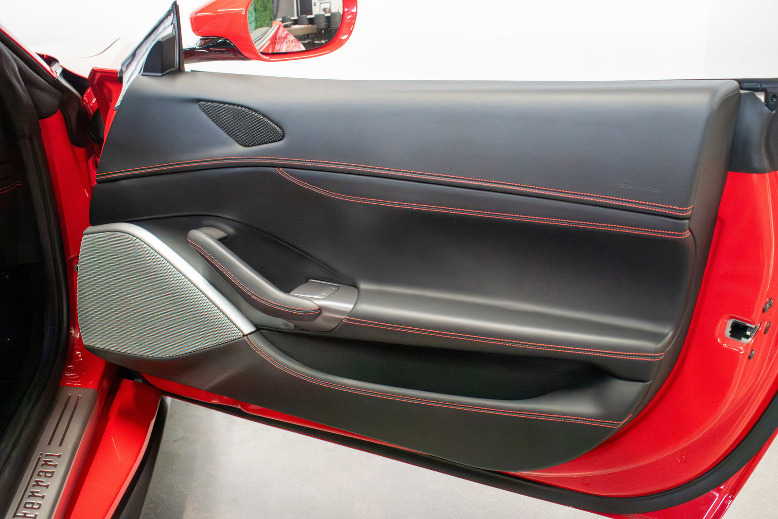 Used 2020 Ferrari Portofino RWD image 16
