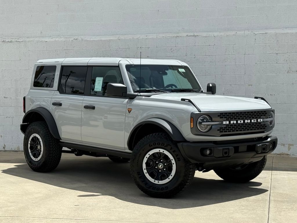 New 2026 Ford Bronco Badlands w/ Sasquatch Package
