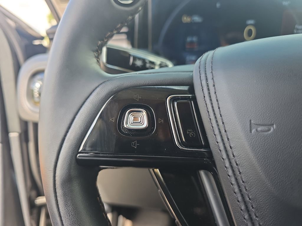 Used 2025 Lincoln Aviator 2WD image 21