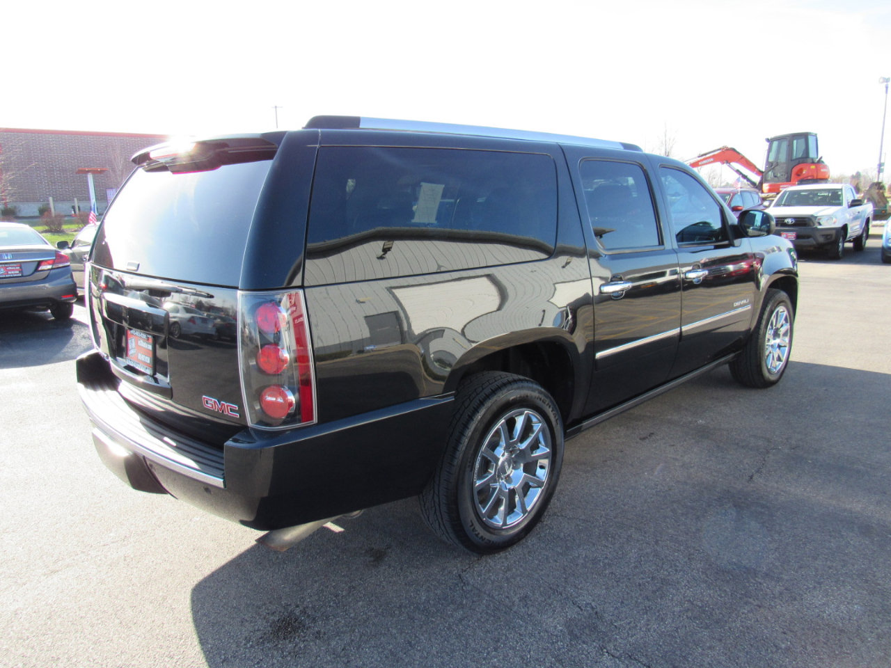 Used 2013 GMC Yukon XL Denali image 5