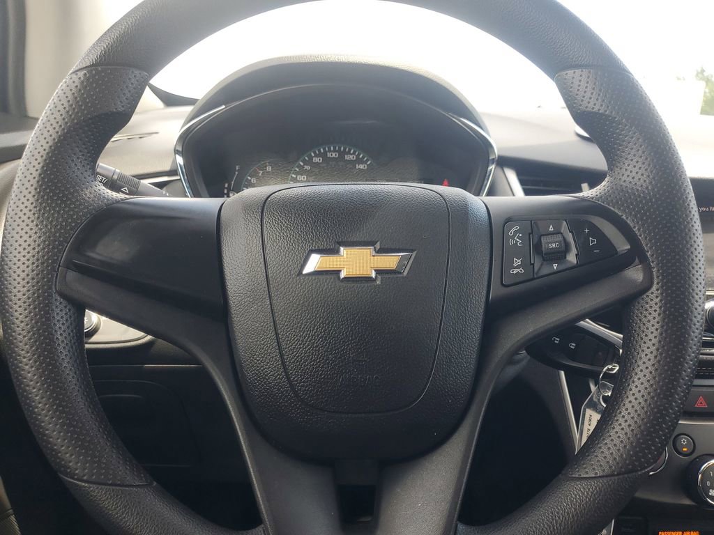 Used 2022 Chevrolet Trax LS image 19