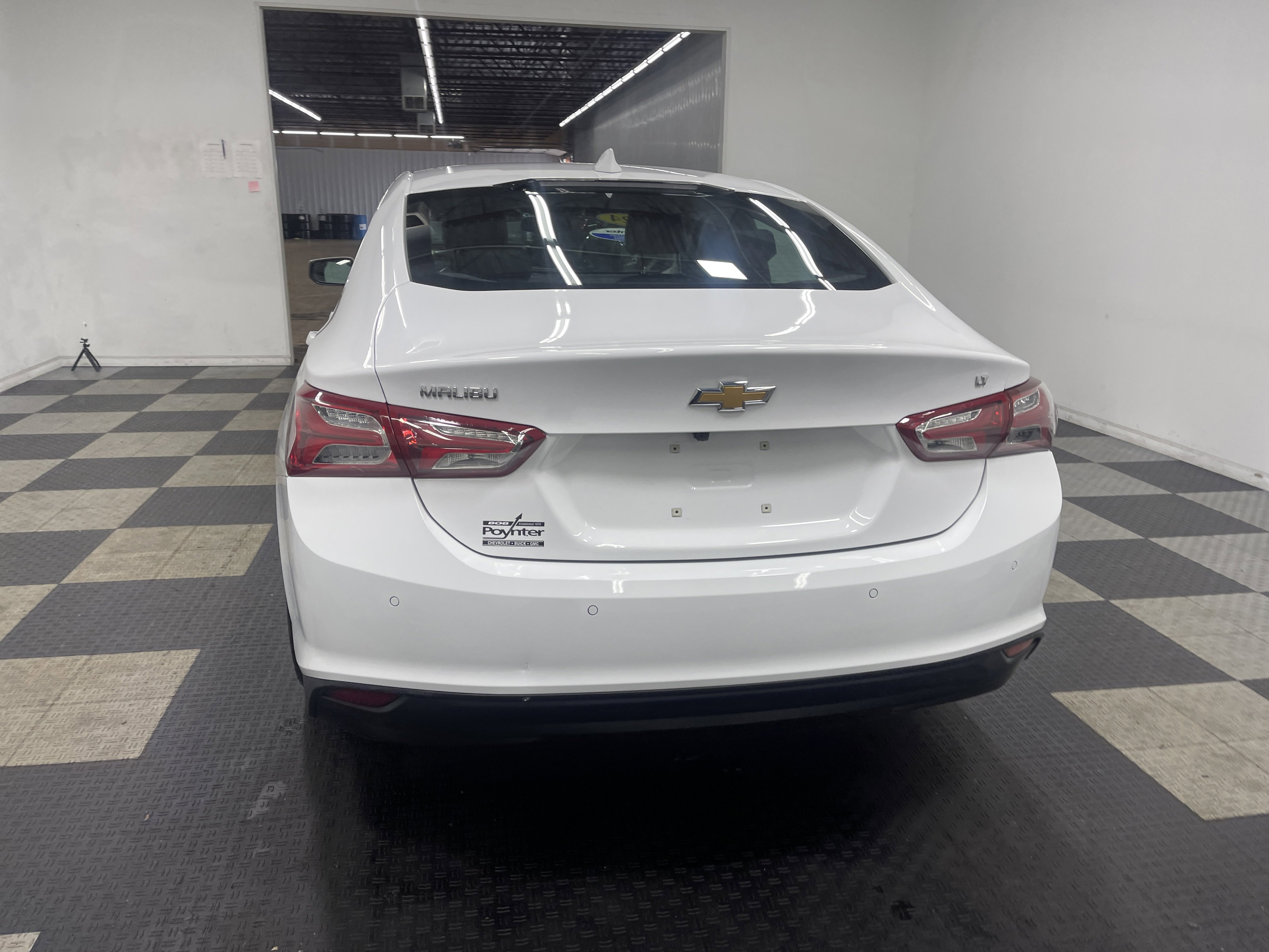 Used 2024 Chevrolet Malibu LT image 3