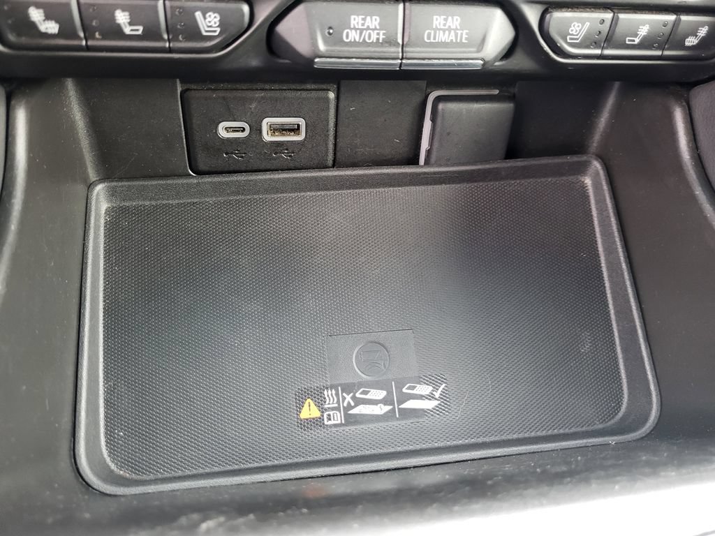 Used 2023 Chevrolet Suburban Premier AWD/4WD image 26