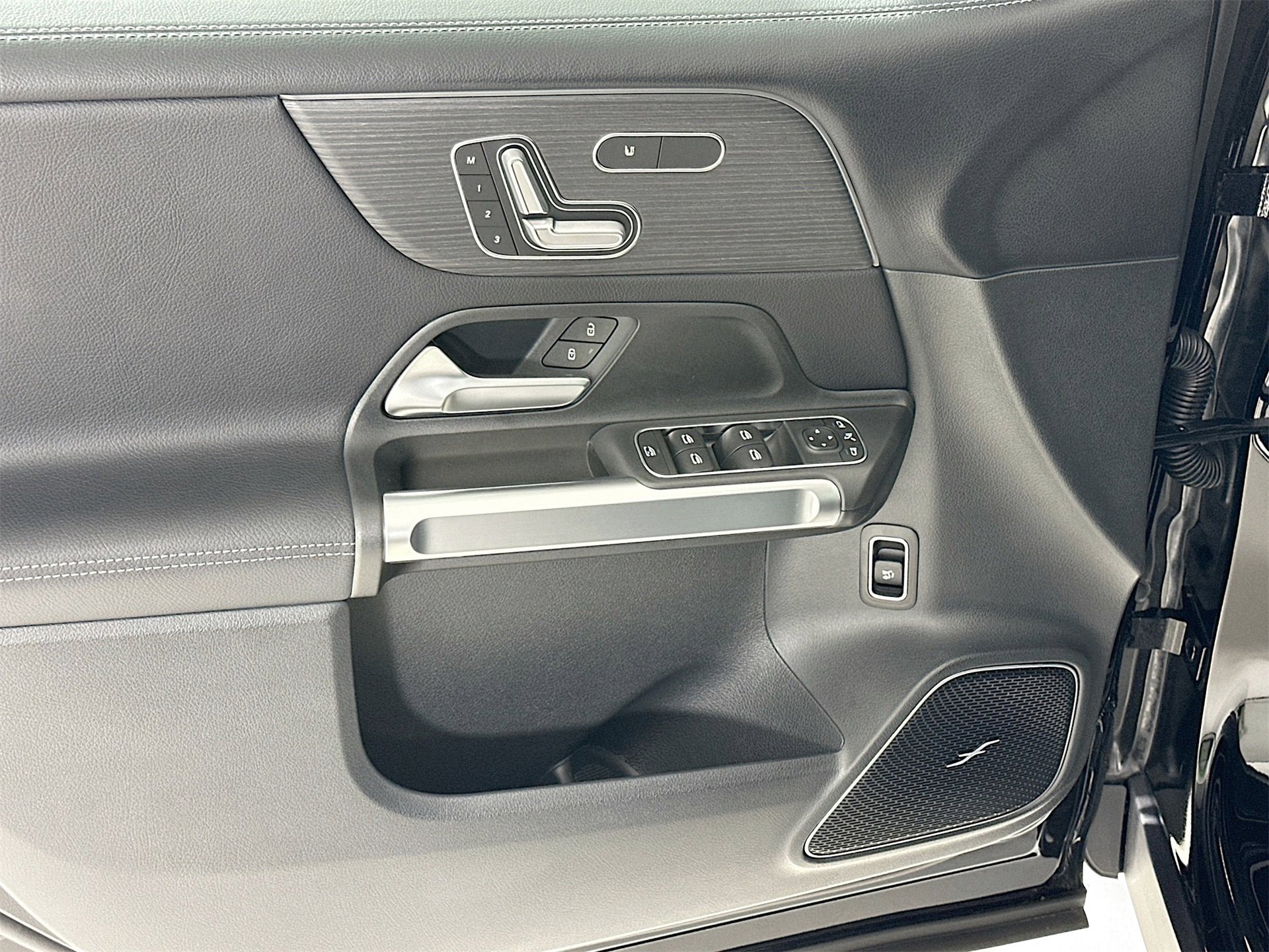 New 2026 Mercedes-Benz GLB 35 AMG 4MATIC image 19