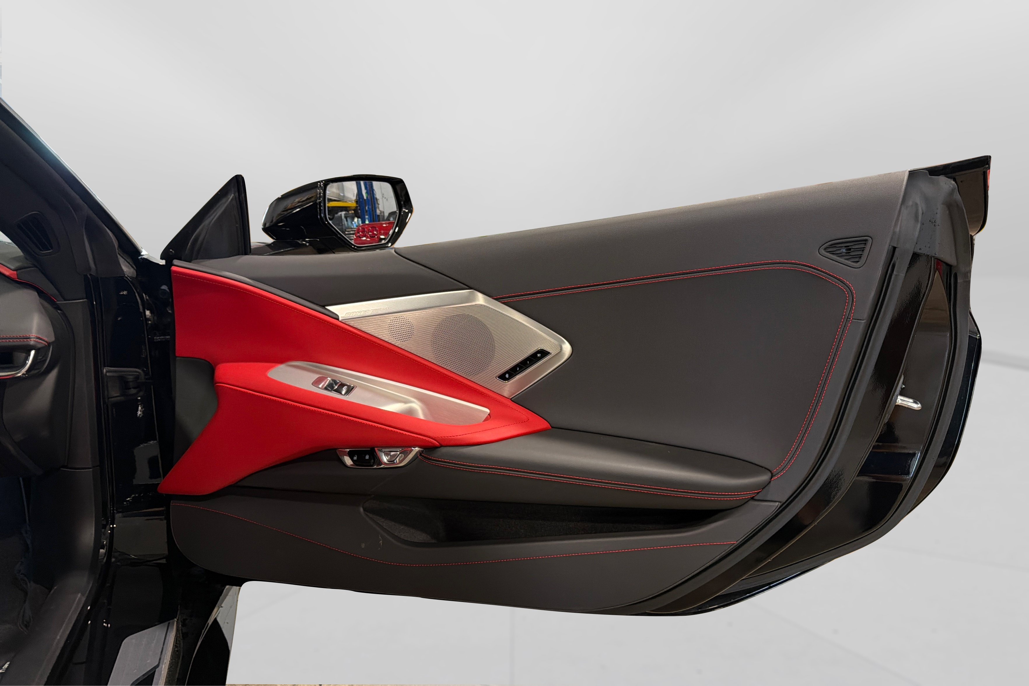 Used 2020 Chevrolet Corvette Stingray 2LT w/ 2LT Preferred Equipment Group RWD image 38