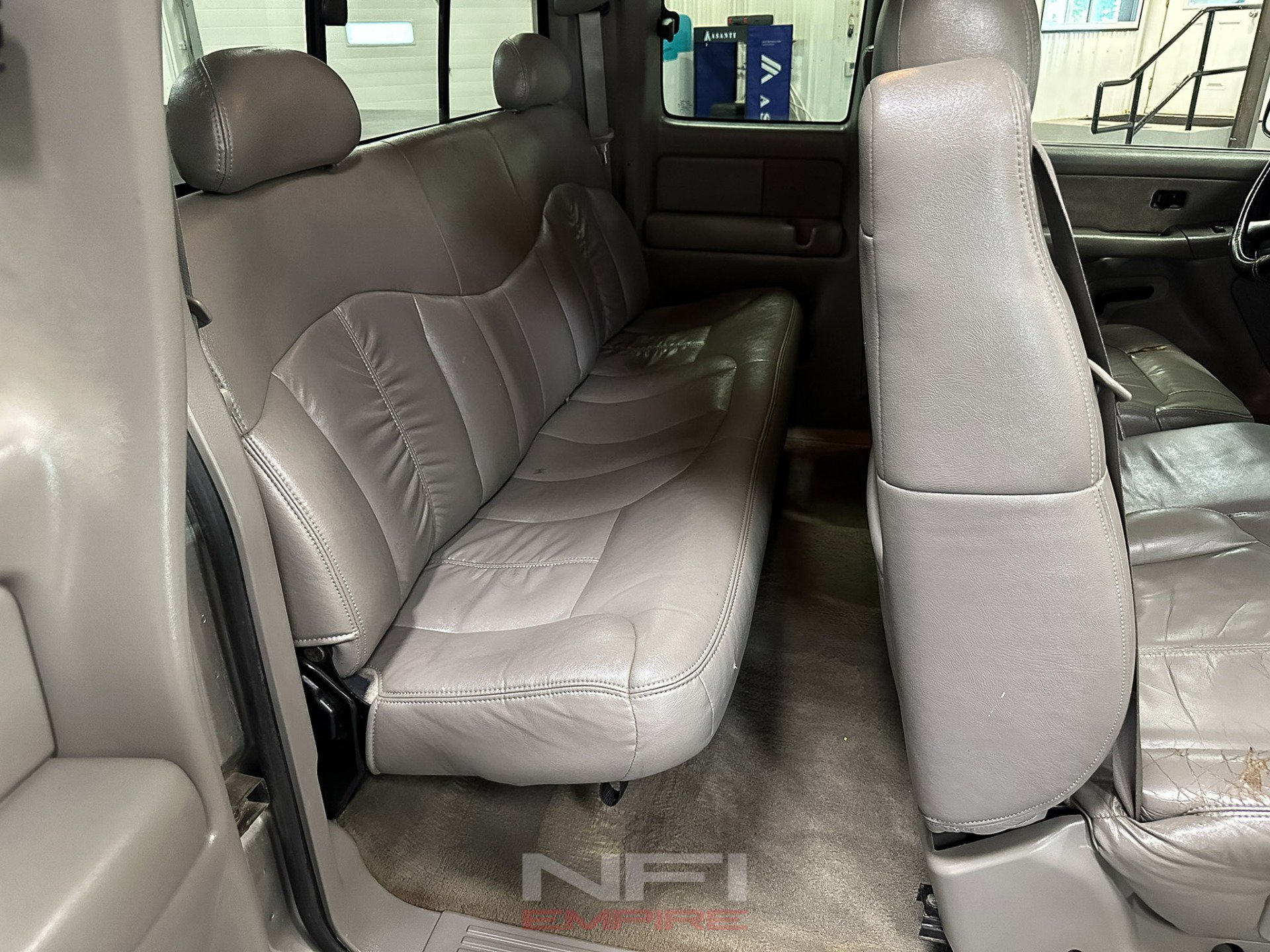 Used 2000 Chevrolet Silverado 1500 LS image 35