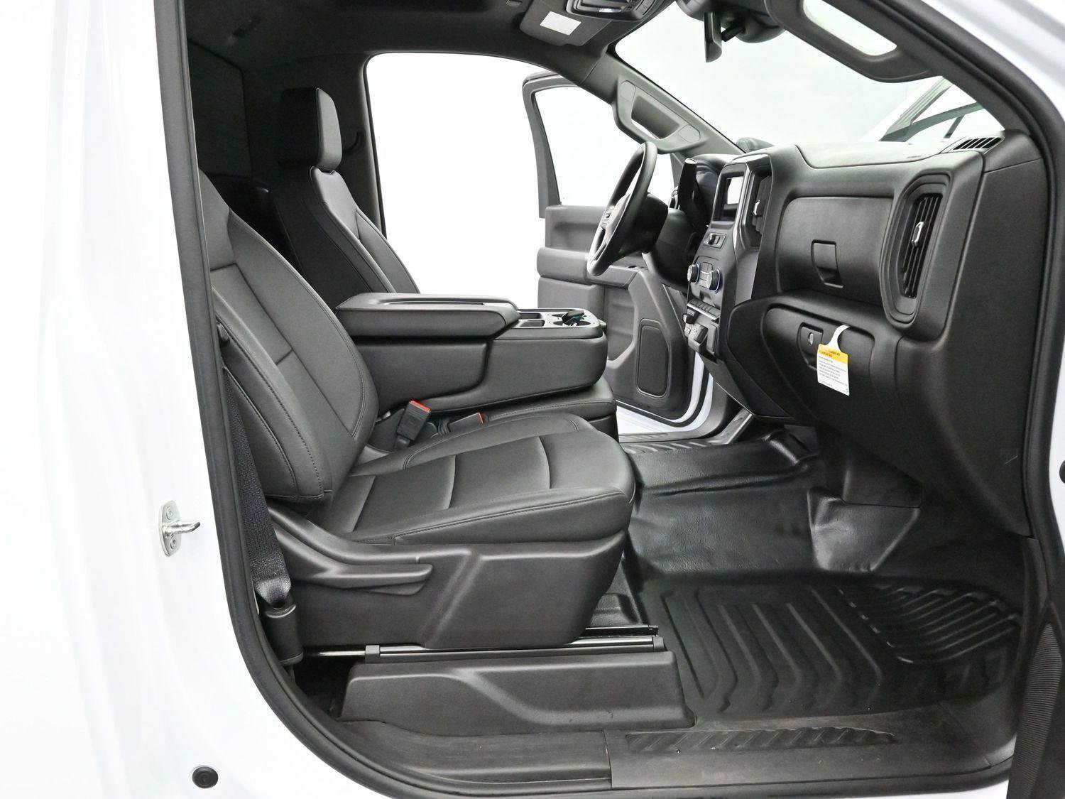 Used 2024 Chevrolet Silverado 2500 W/T w/ WT Convenience Package image 4