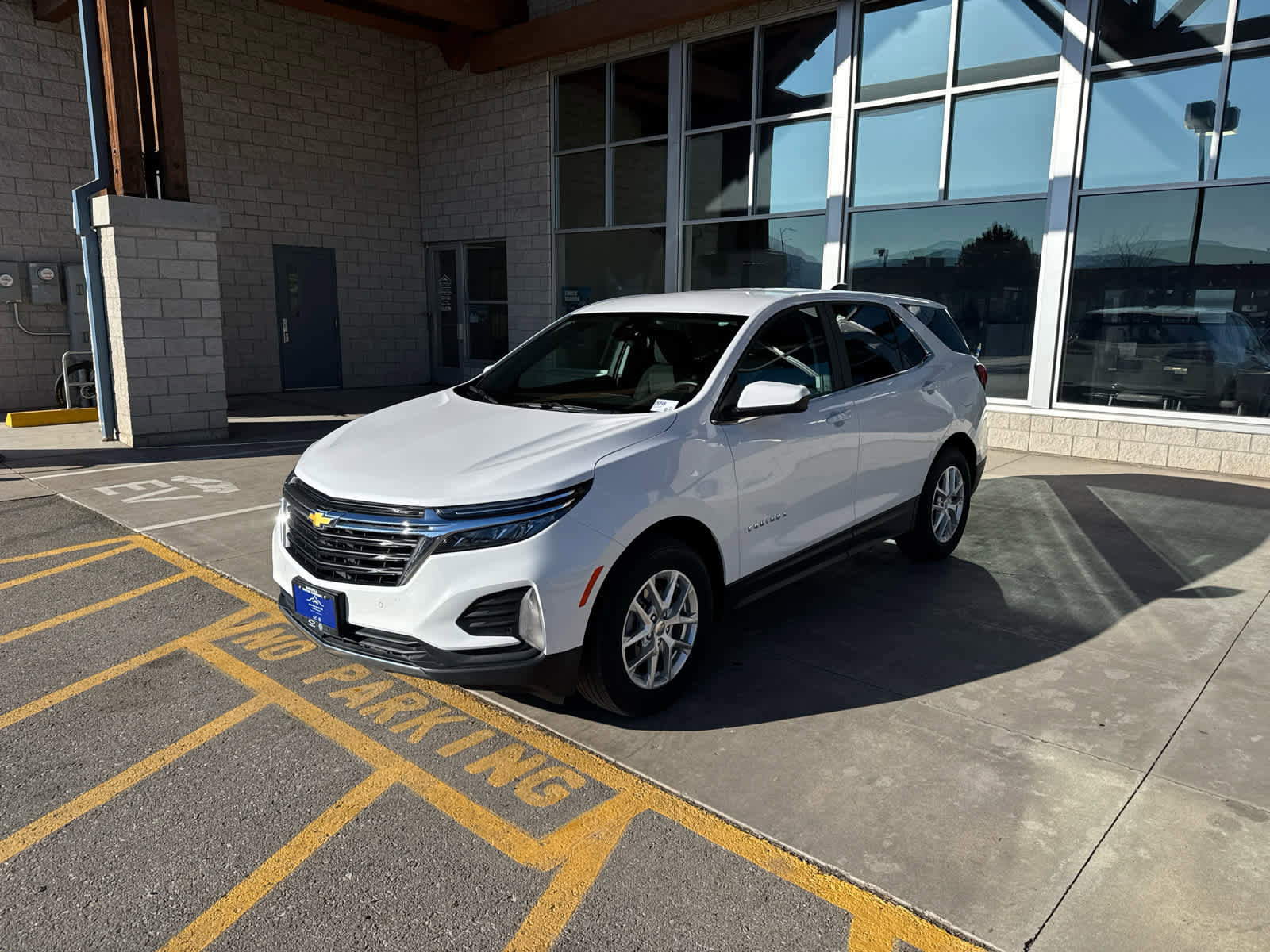 Certified 2024 Chevrolet Equinox LT image 1