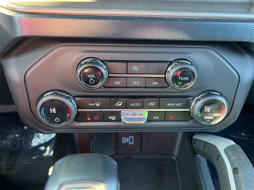 Used 2023 Ford Bronco Outer Banks image 19