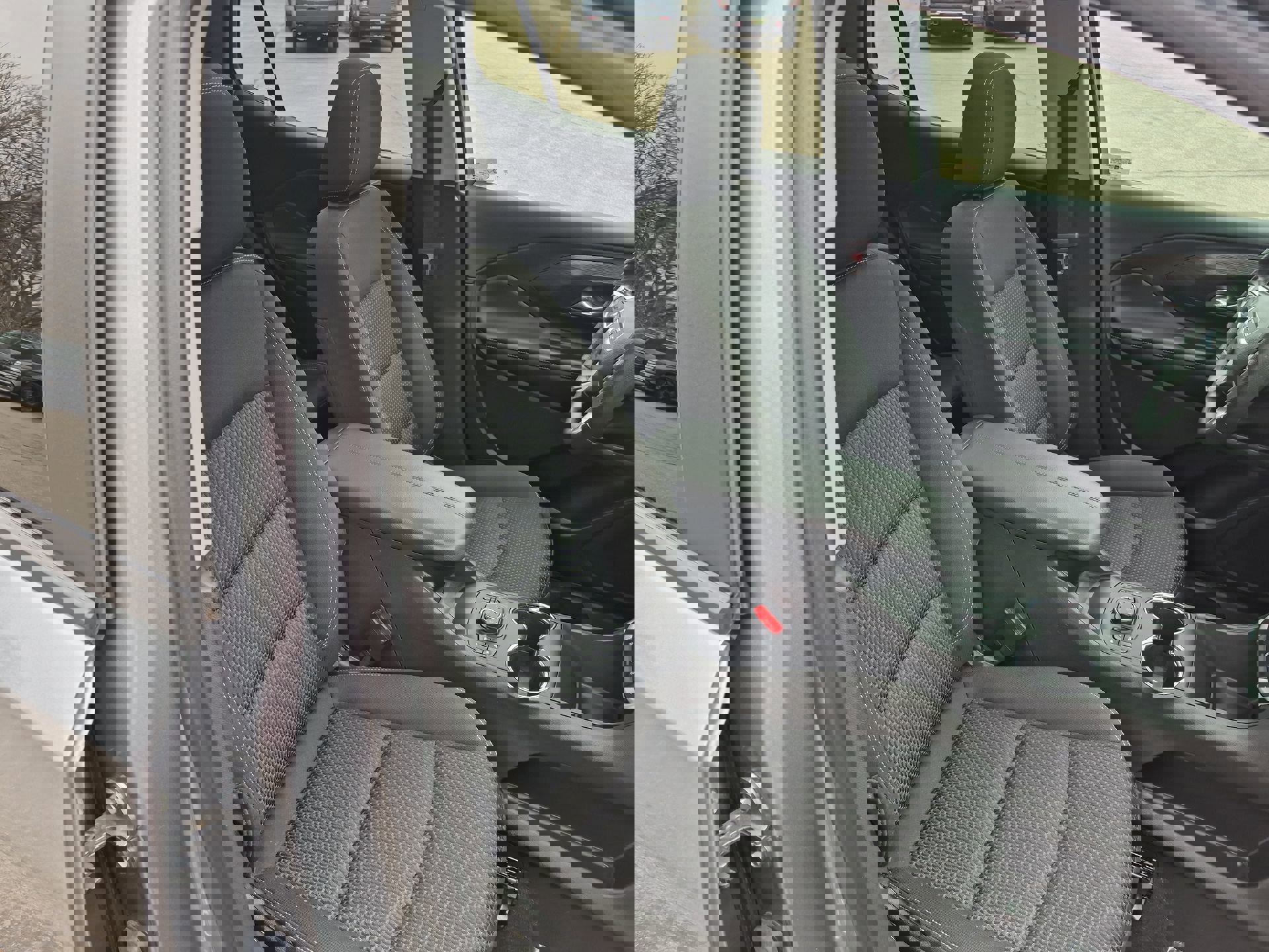 Certified 2023 GMC Terrain SLE w/ Driver Convenience Package image 27