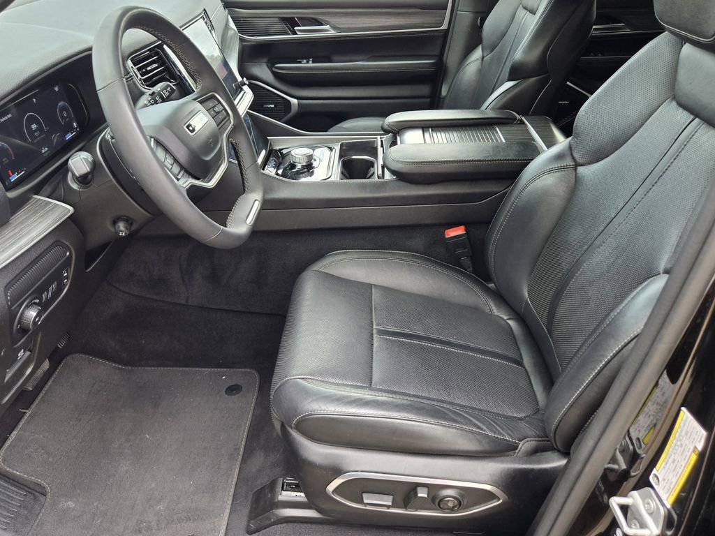 Used 2023 Jeep Wagoneer L Series II RWD image 13