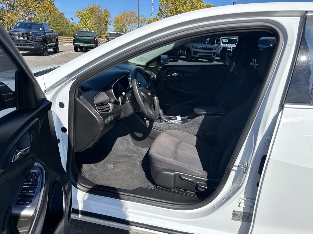 Used 2019 Chevrolet Malibu LS FWD image 12
