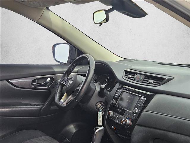 Used 2019 Nissan Rogue S w/ Special Edition Package FWD image 9