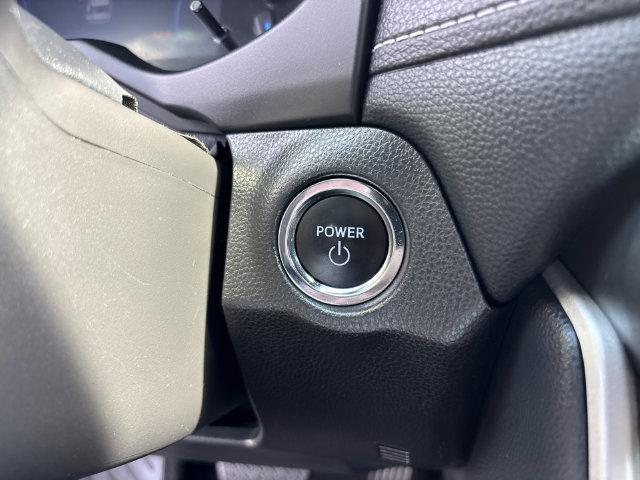 Used 2025 Toyota RAV4 XLE AWD/4WD image 16