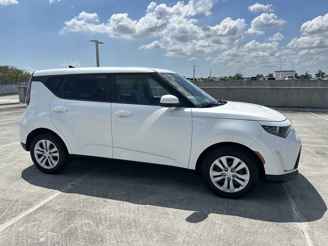 Used 2023 Kia Soul LX image 35