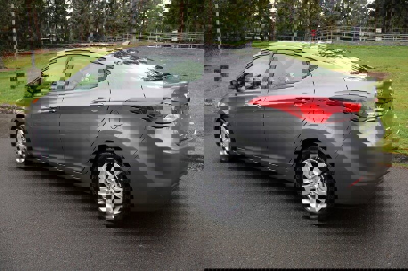 Used 2013 Hyundai Elantra GLS image 4