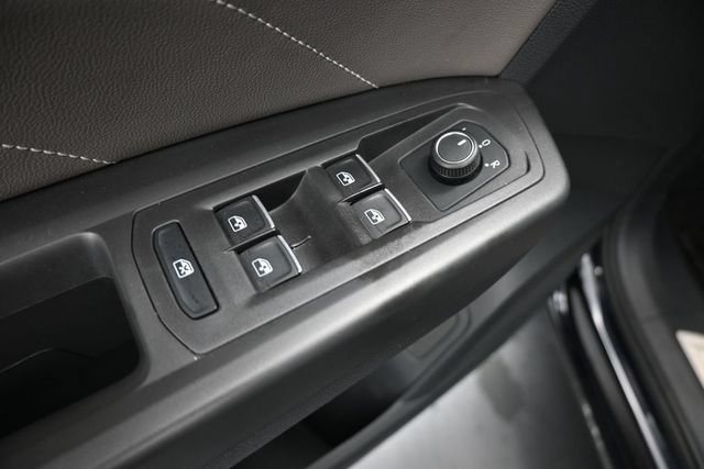 Used 2022 Volkswagen Atlas Cross Sport SE w/ Panoramic Sunroof Package FWD image 13