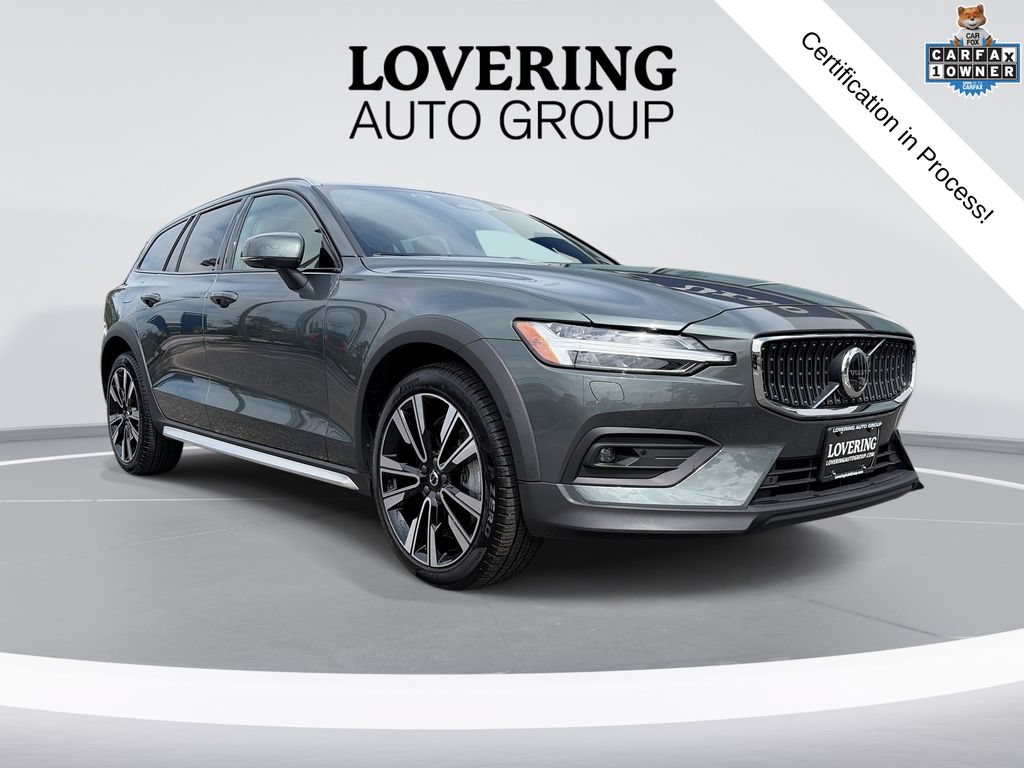 Certified 2026 Volvo V60 B5 Cross Country Ultra w/ Climate Package AWD/4WD image 1