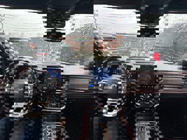 Used 2024 Ford Expedition Limited image 22