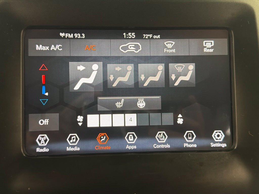 Used 2020 Jeep Cherokee Latitude Lux w/ Quick Order Package 26H Lux FWD image 33