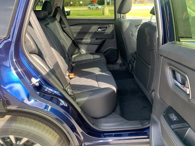 New 2026 Nissan Rogue Platinum image 31