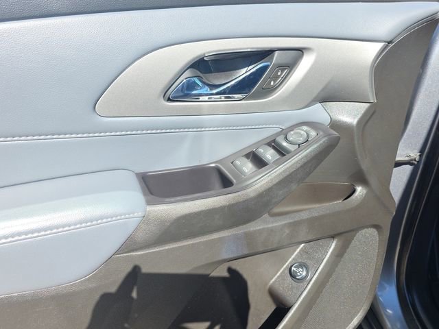 Used 2020 Chevrolet Traverse LT image 11