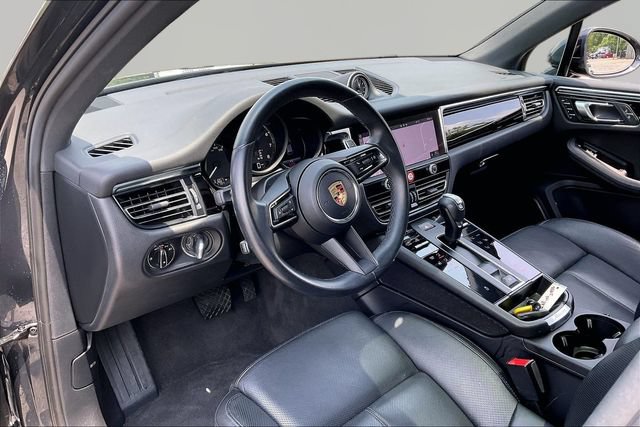 Used 2023 Porsche Macan Turbo AWD/4WD image 12