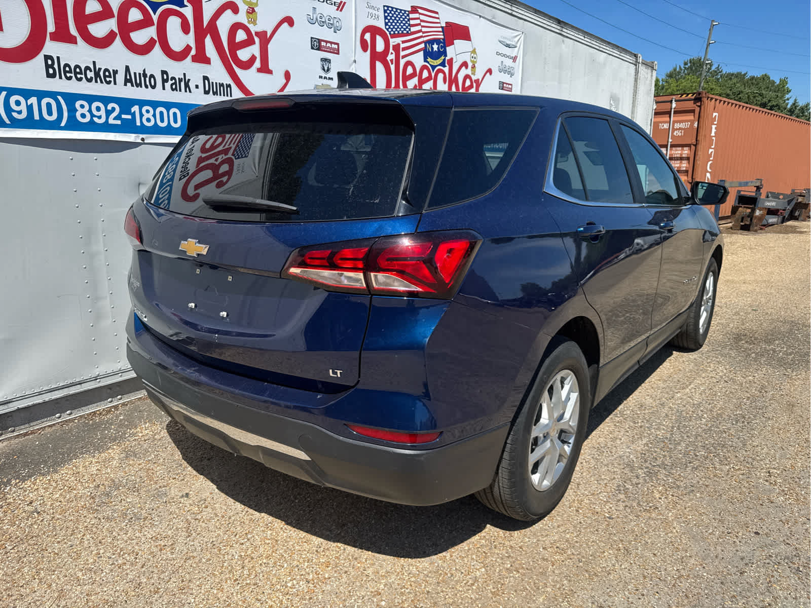 Used 2023 Chevrolet Equinox LT FWD image 3