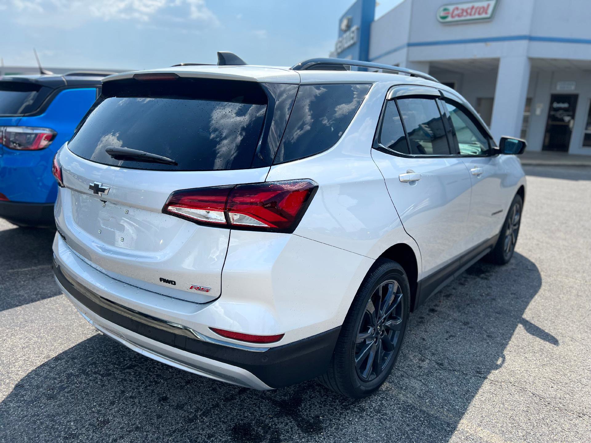 Used 2022 Chevrolet Equinox RS image 3