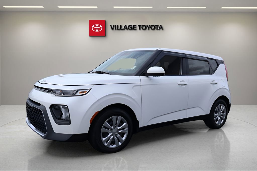 Used 2022 Kia Soul LX image 2