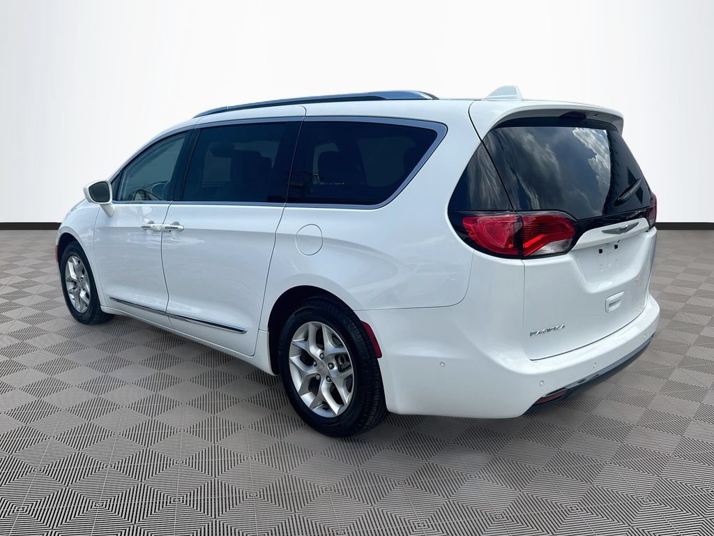 Used 2019 Chrysler Pacifica Touring-L Plus w/ Advanced Safetytec Group FWD image 8