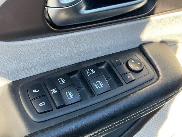 Used 2021 Chrysler Voyager Lxi FWD image 29
