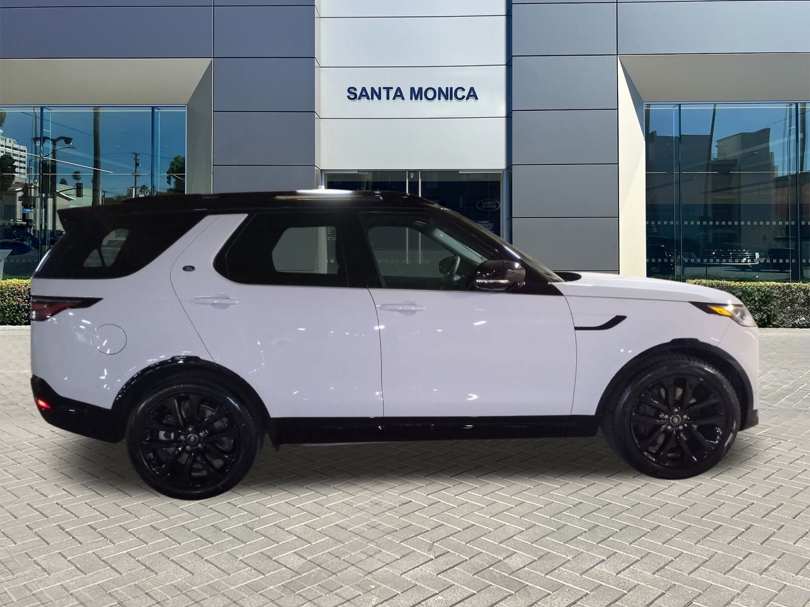 New 2026 Land Rover Discovery Limited Edition image 6