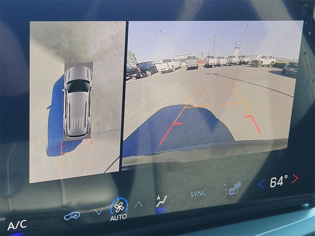 Used 2025 Chevrolet Traverse LT w/ Enhanced Driving Package image 14