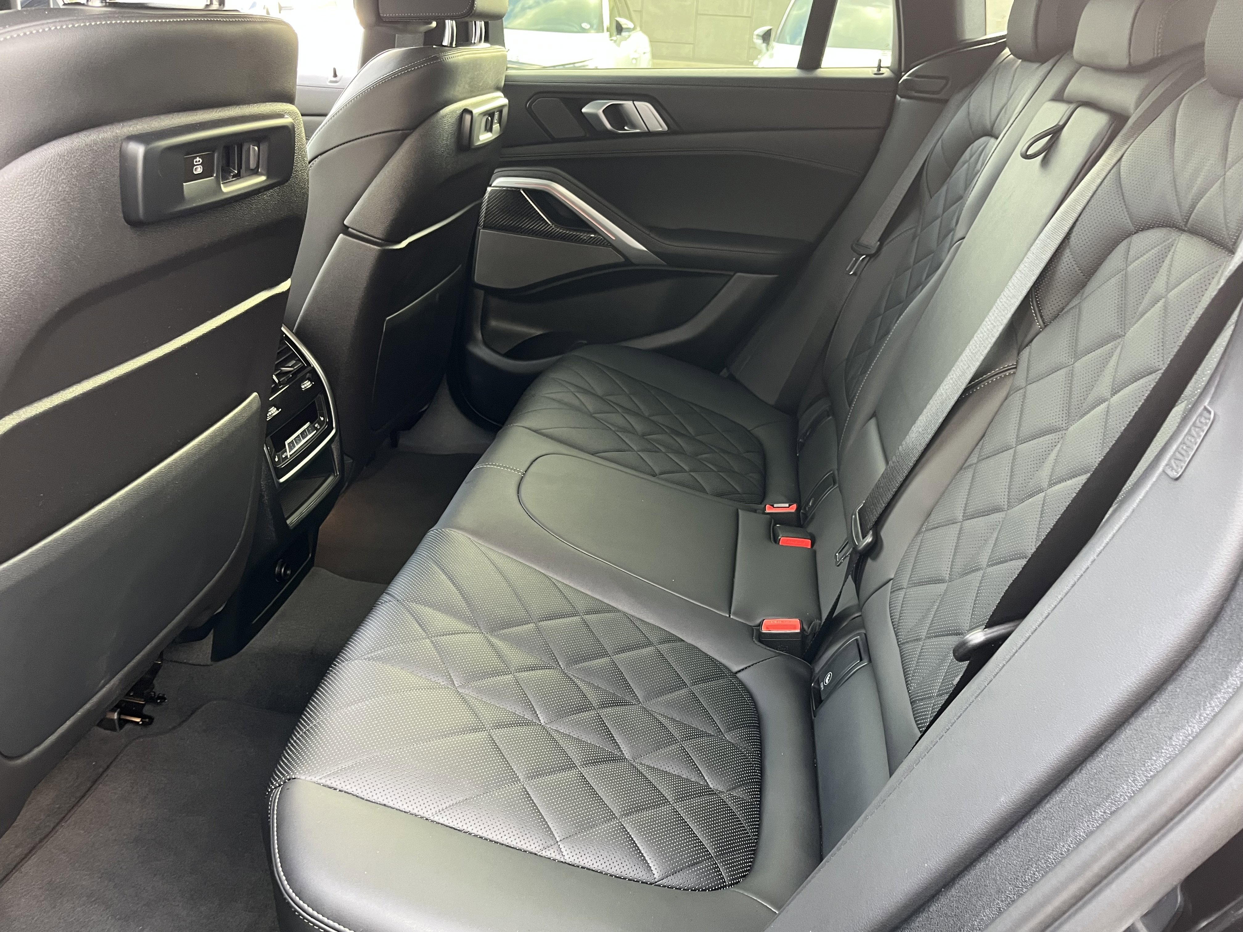 Used 2023 BMW X6 M50i w/ Climate Comfort Package image 17