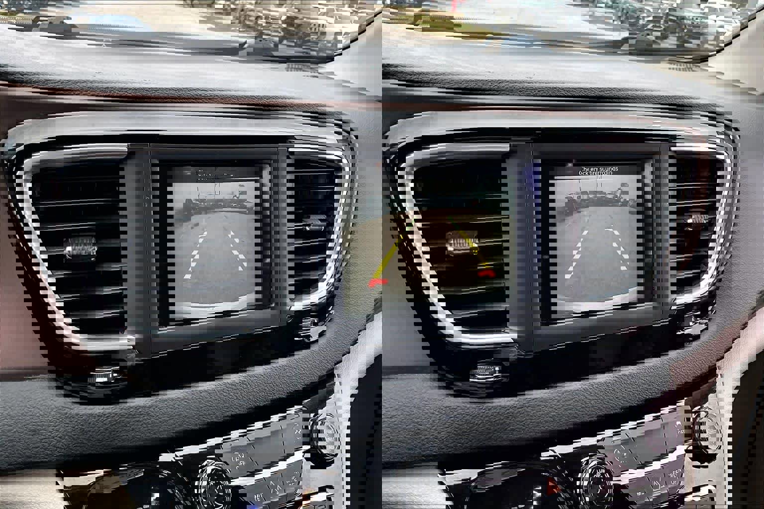 Used 2021 Chrysler Voyager Lxi image 26