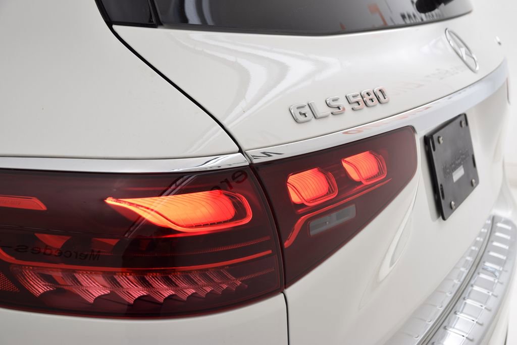 New 2025 Mercedes-Benz GLS 580 4MATIC image 12