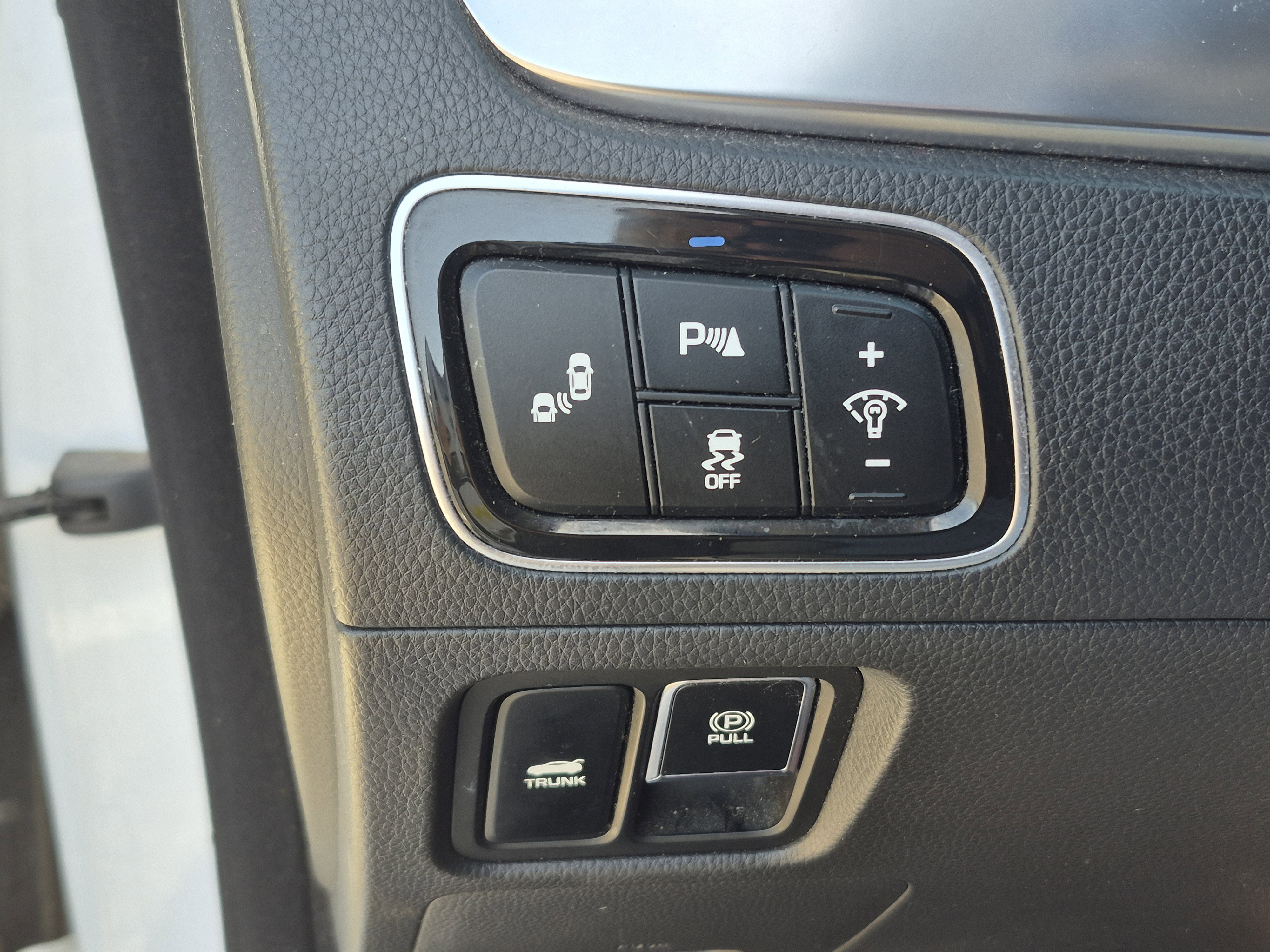 Used 2015 Hyundai Equus Signature RWD image 34