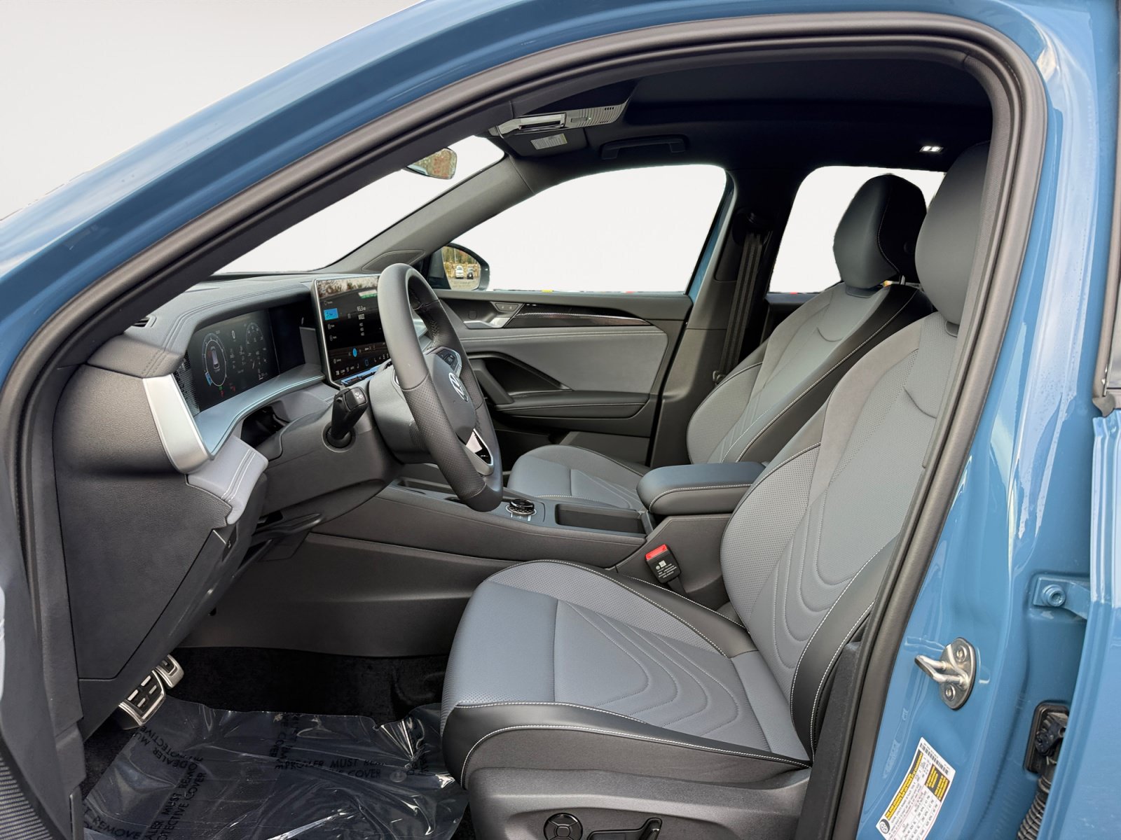 New 2026 Volkswagen Tiguan SE R-Line AWD/4WD image 10