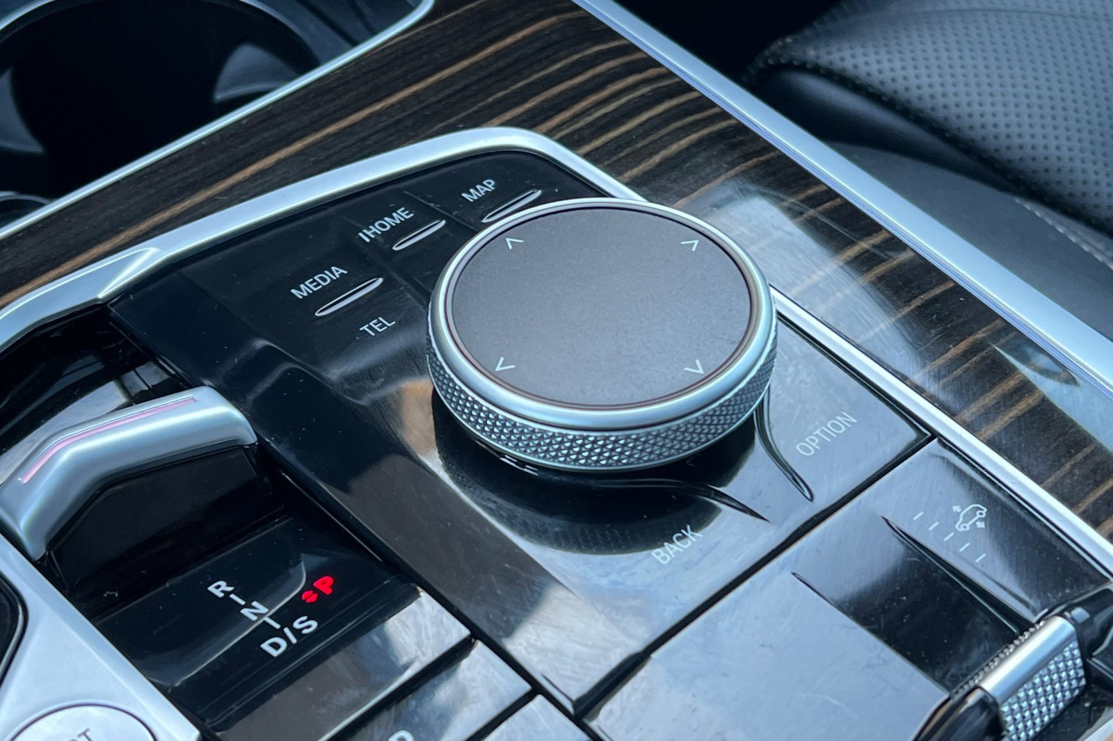 Used 2025 BMW X7 xDrive40i w/ Climate Comfort Package image 31