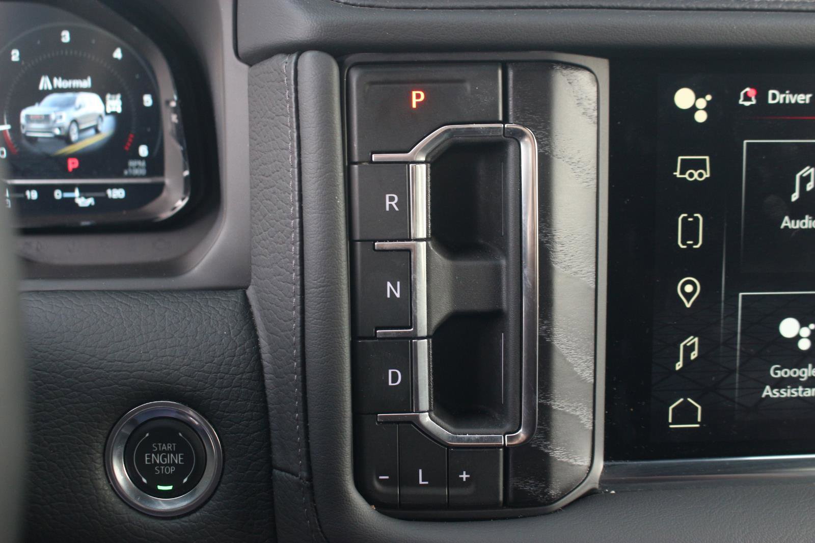 Used 2024 GMC Yukon XL Denali w/ Max Trailering Package image 32