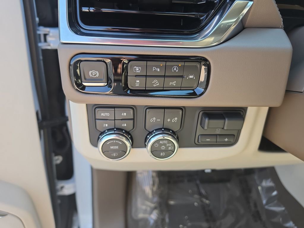 New 2026 GMC Yukon Denali w/ Denali Reserve Package AWD/4WD image 15