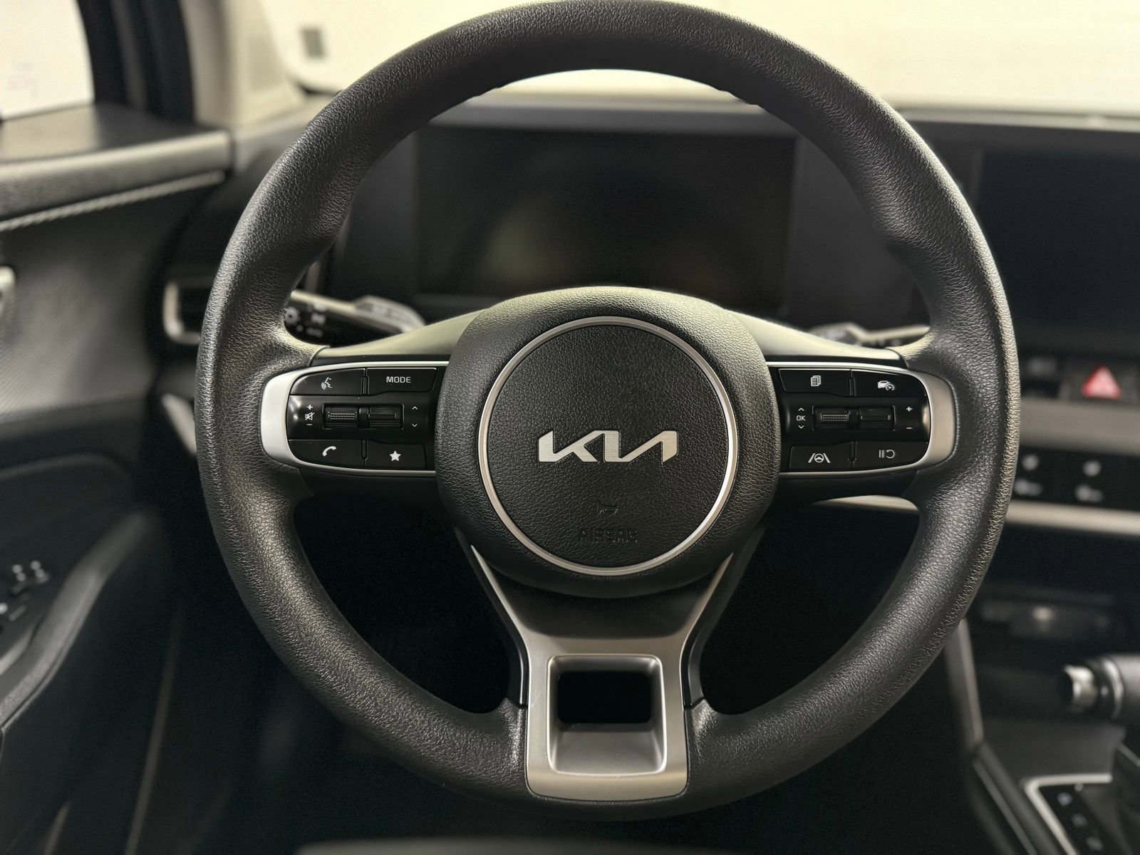 Used 2024 Kia Sportage LX image 16