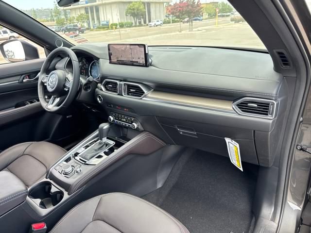 New 2025 MAZDA CX-5 Signature image 25