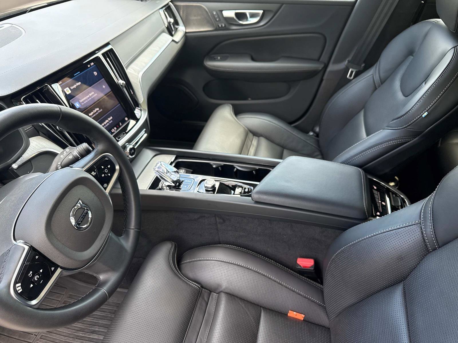 Used 2025 Volvo V60 B5 Cross Country Ultra w/ Climate Package image 21