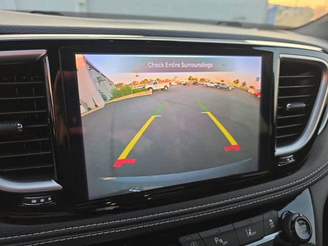 Used 2025 Chrysler Pacifica Limited FWD image 24