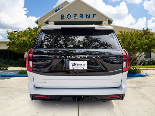 Used 2025 Ford Expedition Max Active RWD image 4