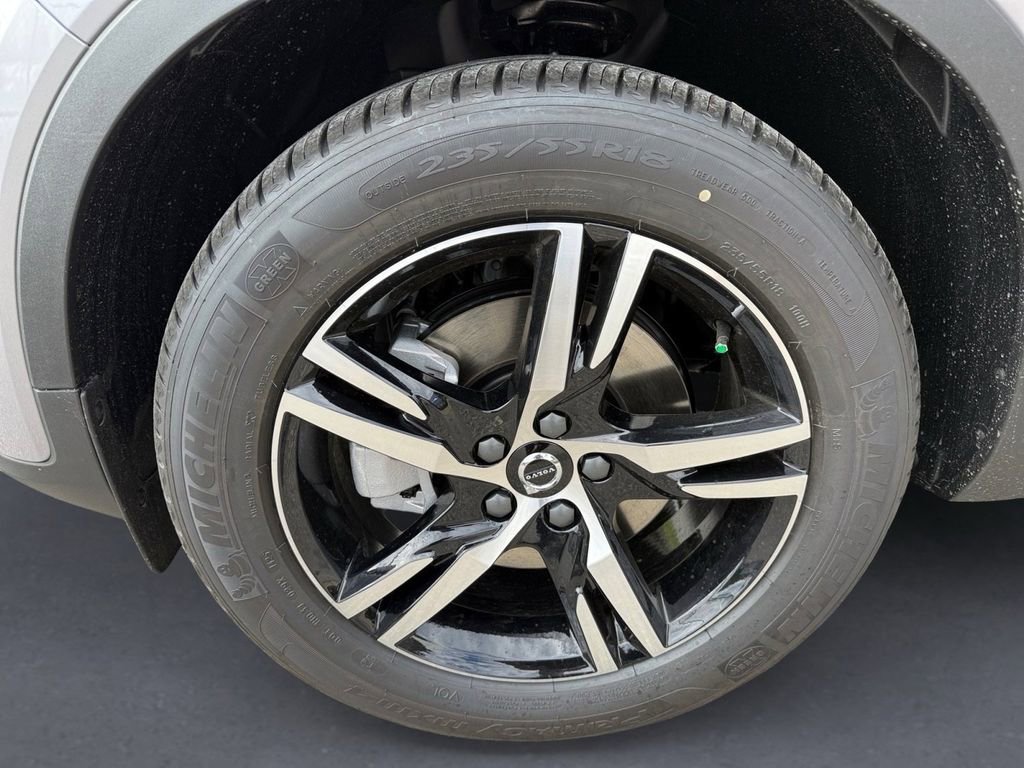 New 2026 Volvo XC40 B5 Core w/ Climate Package image 8
