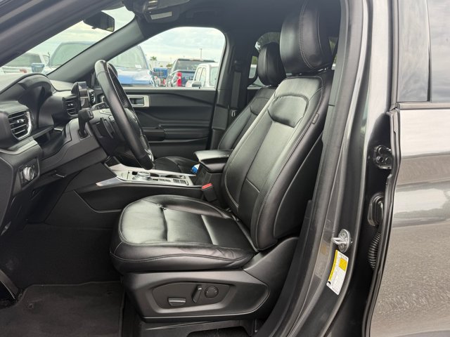 Certified 2020 Ford Explorer XLT w/ Equipment Group 202A RWD image 17